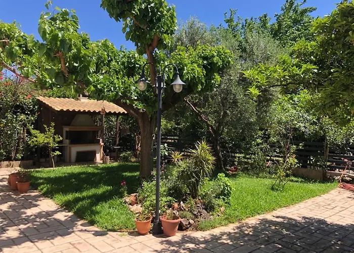 Eleni\'S Maisonette